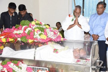 Celebs Pay Condolences to C Narayana Reddy